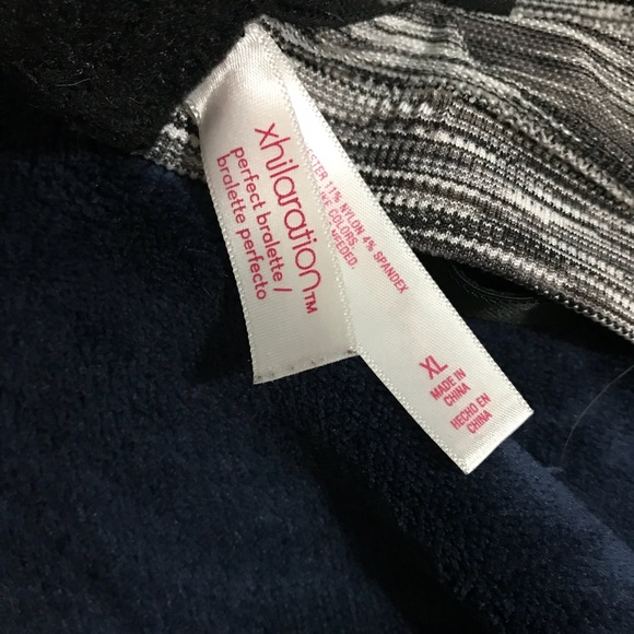 Black and Gray Push-Up Sports Bra - Picture 4 of 4